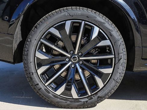 New 2026 Volvo XC90 T8 Ultra w/ Protection Package AWD/4WD image 11