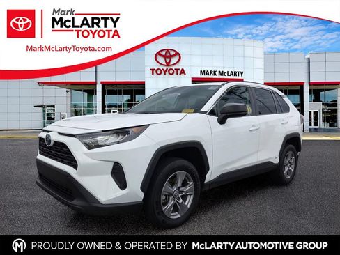 Used 2022 Toyota RAV4 LE AWD/4WD image 1
