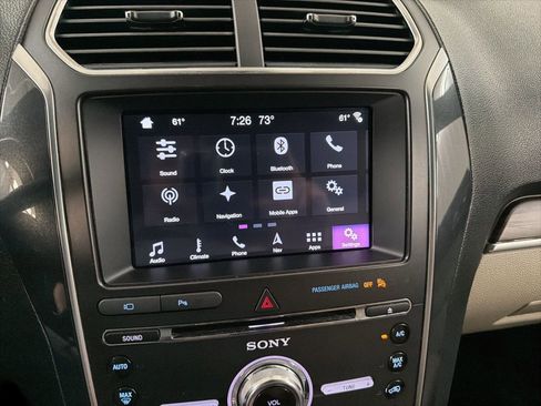 Used 2018 Ford Explorer Limited image 16