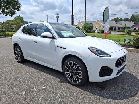 New 2025 Maserati Grecale Modena AWD/4WD image 2