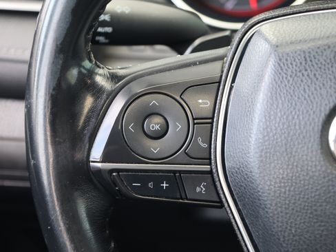 Used 2019 Toyota Camry XSE FWD image 17