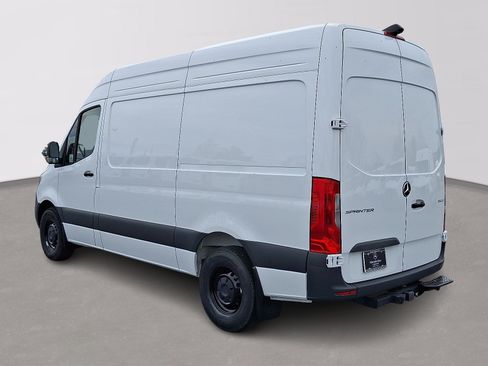 Used 2025 Mercedes-Benz Sprinter 2500 image 6