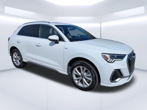 Certified 2024 Audi Q3 2.0T Premium w/ Convenience Package image 1