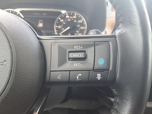Used 2022 Nissan Pathfinder SV w/ SV Premium Package AWD/4WD image 29