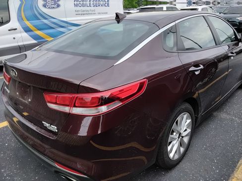 Used 2018 Kia Optima LX w/ 17" Alloy Wheels Package FWD image 6