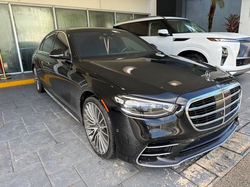 Used 2022 Mercedes-Benz S 500 4MATIC image 2