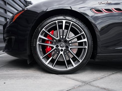 Used 2021 Maserati Quattroporte Trofeo image 5