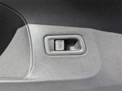 New 2026 Volkswagen Atlas Cross Sport SEL R-Line image 23