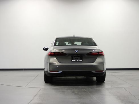 Used 2024 BMW 530i xDrive image 5