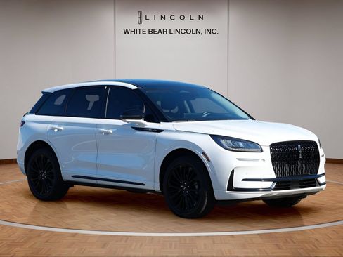 Used 2024 Lincoln Corsair FWD w/ Equipment Group 102A image 3