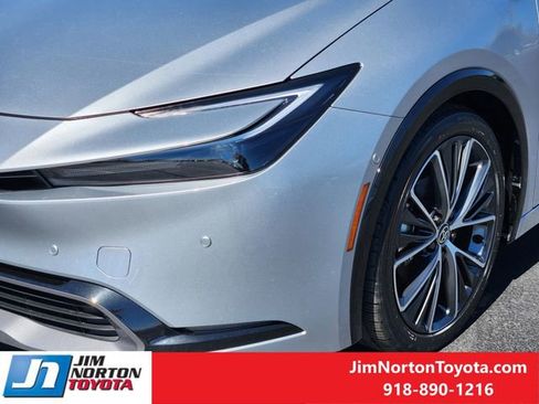 Used 2025 Toyota Prius Limited w/ Limited Premium Package image 11