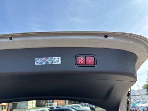 New 2026 Mercedes-Benz GLC 300 4MATIC image 29