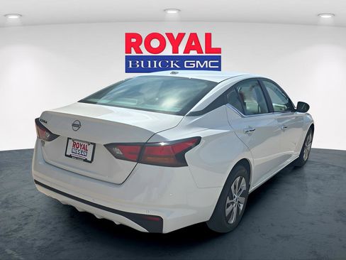 Used 2025 Nissan Altima 2.5 S image 7