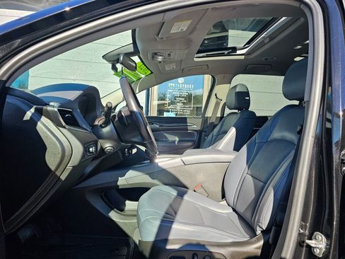 Used 2021 Buick Enclave Premium image 26