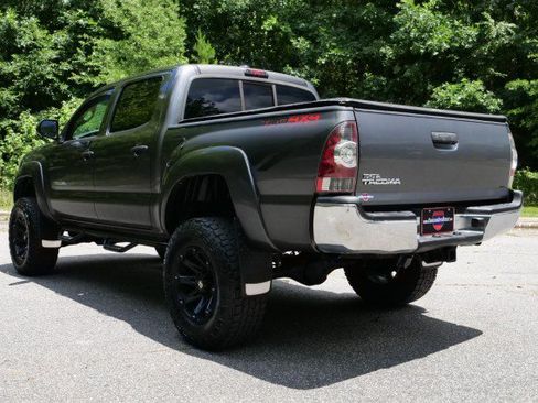 Used 2014 Toyota Tacoma PreRunner w/ SR5 Package RWD image 19