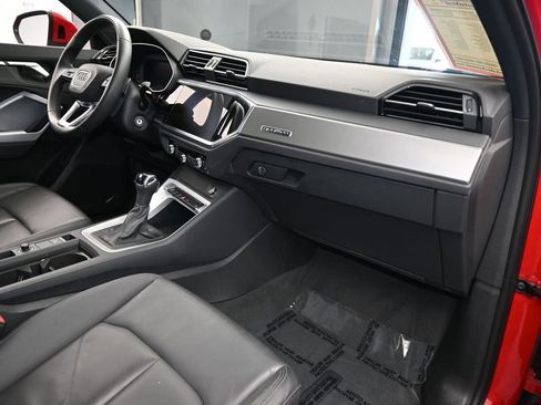 Used 2025 Audi Q3 2.0T Premium image 48