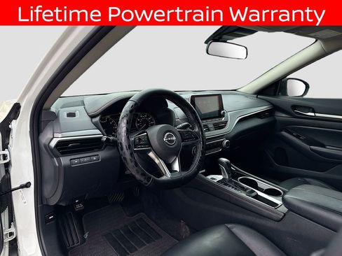 Used 2024 Nissan Altima 2.5 SR FWD image 8
