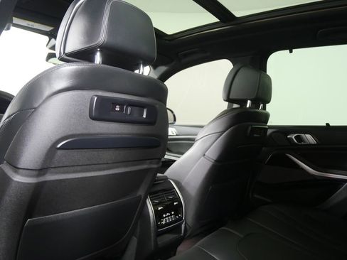 Used 2019 BMW X5 xDrive40i w/ M Sport Package image 16