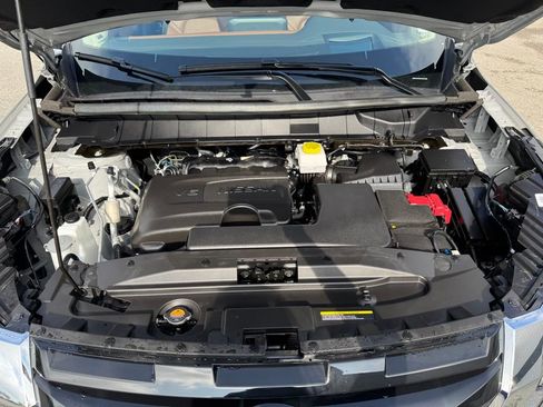 Used 2024 Nissan Pathfinder Platinum image 9