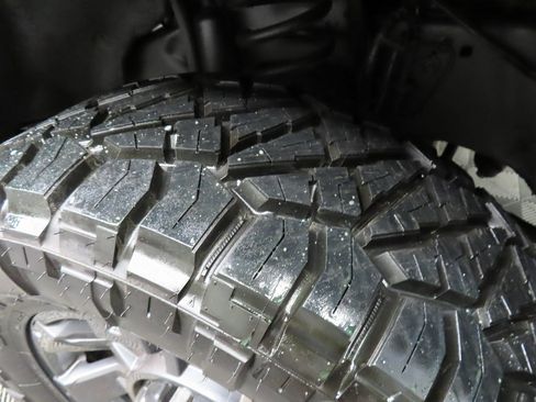 Used 2023 Ford F250 Lariat w/ Sport Appearance Package image 7