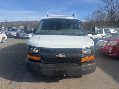 Used 2014 Chevrolet Express 3500 image 3