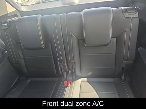 Used 2023 Volkswagen Atlas SE w/ Panoramic Sunroof Package AWD/4WD image 10