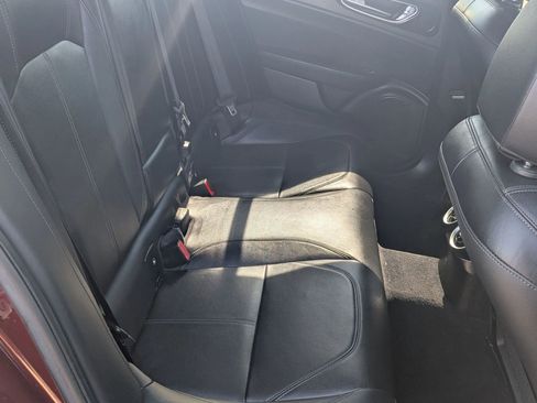 Used 2017 Alfa Romeo Giulia image 16