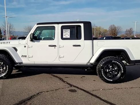 New 2026 Jeep Gladiator Sport image 5