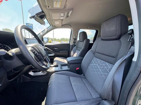 Used 2026 Nissan Frontier SV RWD image 16