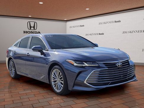 Used 2022 Toyota Avalon Limited w/ Advanced Safety Package FWD image 5