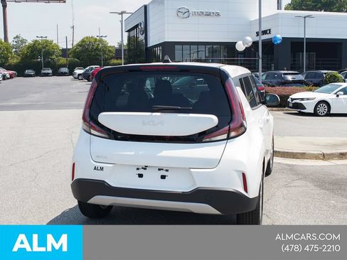 Used 2025 Kia Soul LX w/ LX Technology Package FWD image 3
