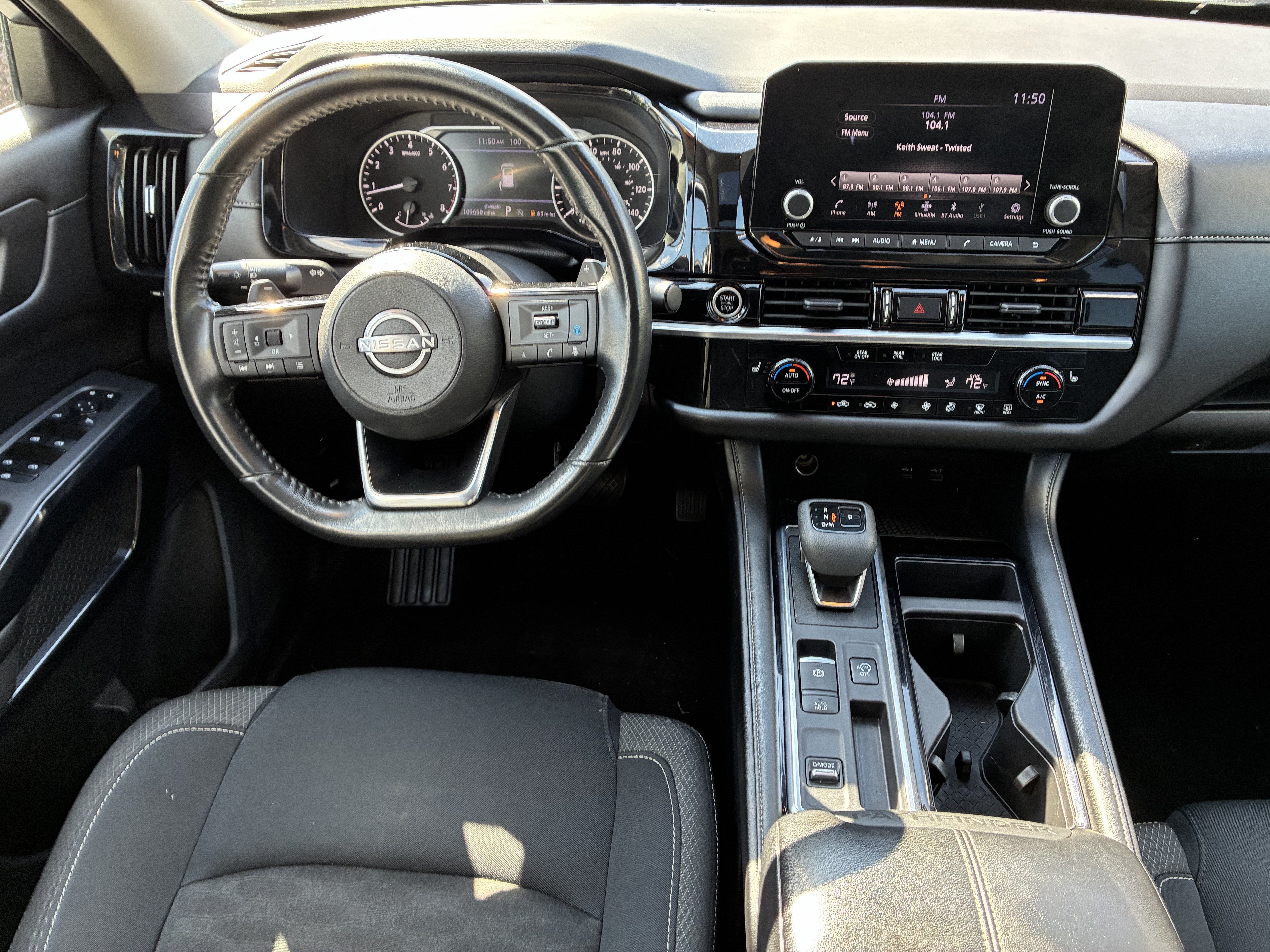 Used 2023 Nissan Pathfinder SV w/ SV Premium Package FWD image 20