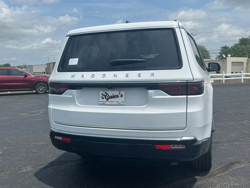 New 2025 Jeep Wagoneer Series II w/ Premium Group I image 10