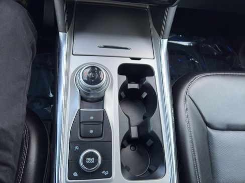 Used 2022 Ford Explorer Limited image 10