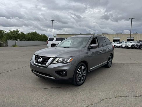 Used 2020 Nissan Pathfinder Platinum image 5