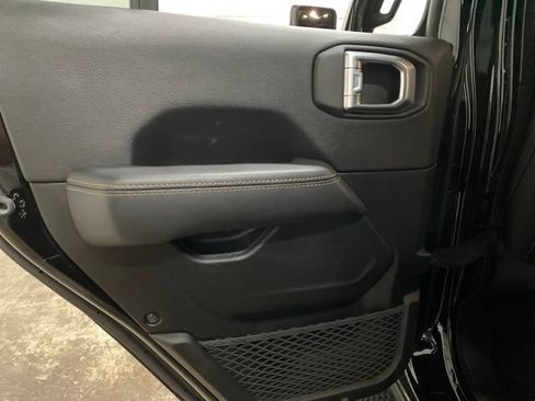 Used 2022 Jeep Wrangler Unlimited Sahara AWD/4WD image 69