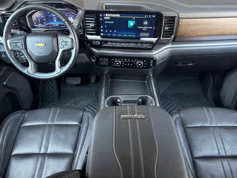 Used 2025 Chevrolet Silverado 2500 High Country w/ High Country Premium Package AWD/4WD image 14