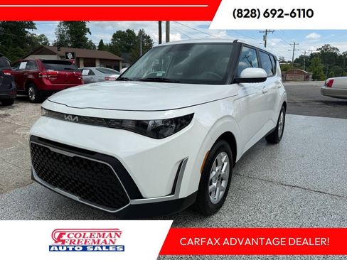 Used 2024 Kia Soul LX w/ Option Group 015 FWD image 1