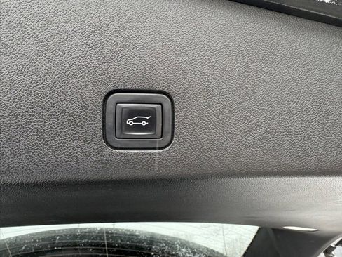 Used 2022 Cadillac XT6 Sport image 18