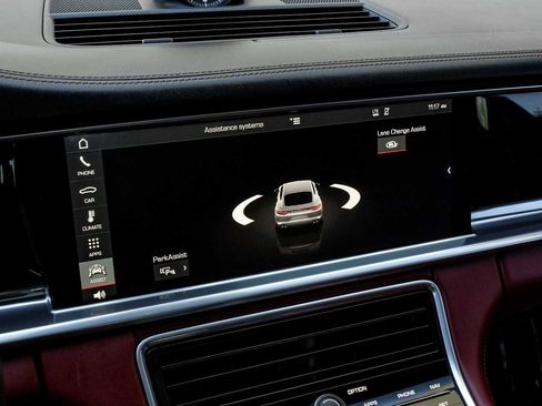 Used 2018 Porsche Panamera 4S image 36