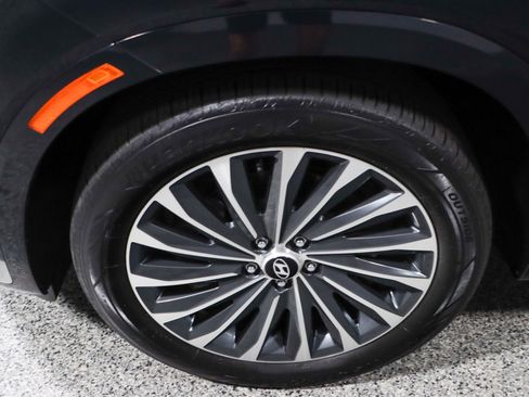 Used 2024 Hyundai Palisade Calligraphy image 11