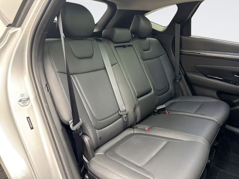 Used 2024 Hyundai Tucson Limited AWD/4WD image 19