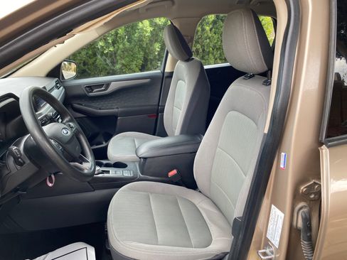 Used 2020 Ford Escape S image 32