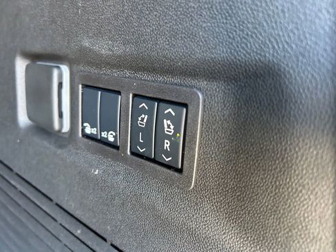 Used 2025 Chevrolet Suburban RST w/ Comfort Package image 46