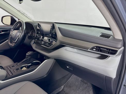 Certified 2022 Toyota Highlander XLE image 29