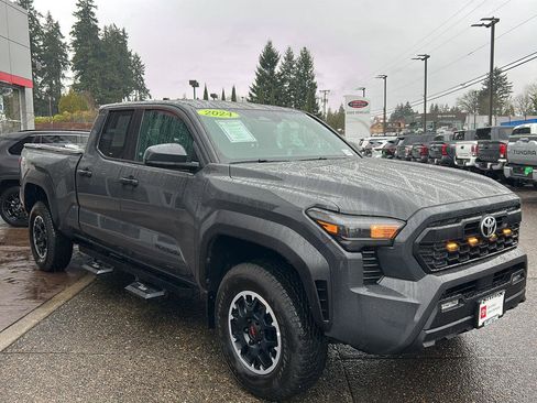 Certified 2024 Toyota Tacoma TRD Off-Road image 3