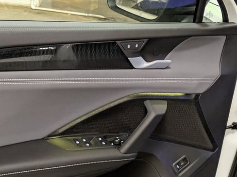 New 2026 Volkswagen Tiguan SE R-Line image 10