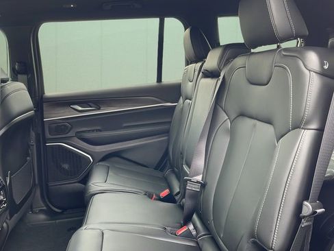 New 2026 Jeep Grand Cherokee L Limited image 21