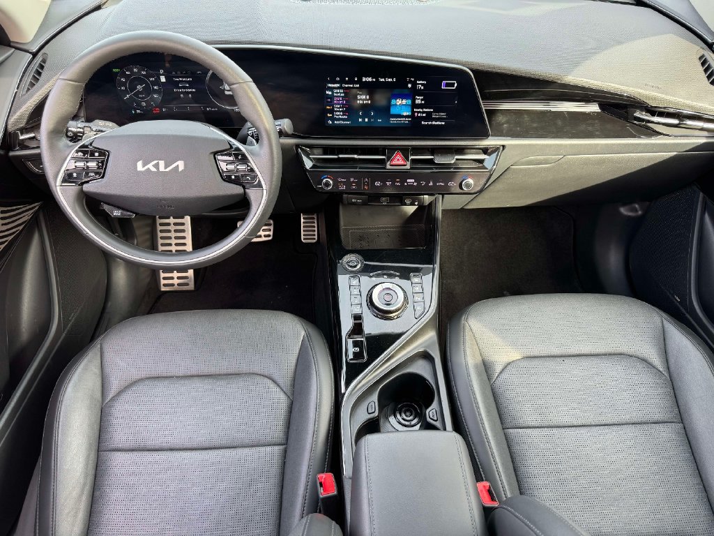 Certified 2025 Kia Niro Wave w/ Wave Preserve Package FWD image 14