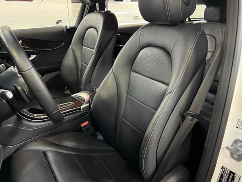 Used 2020 Mercedes-Benz GLC 300 4MATIC image 40